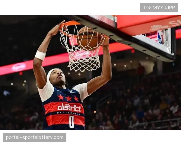 奇才与活塞比赛中，双方新秀库利巴利与奥萨尔·汤普森对位成焦点