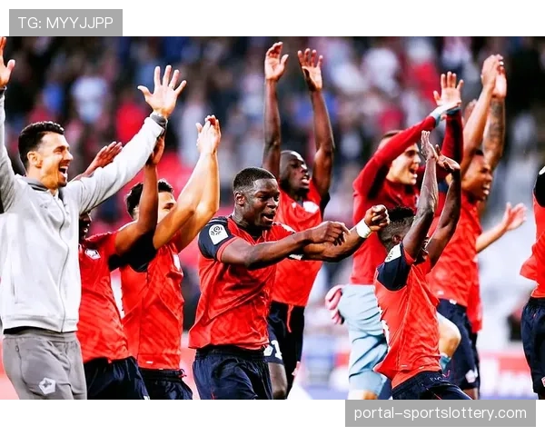 梅斯与兰斯边路攻防对决，实时热点图揭示法甲战术趋势变化